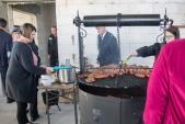 Zawieszenie wiechy na nowej remizie 2019/ WG