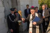 Zawieszenie wiechy na nowej remizie 2019/ WG