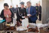 Zawieszenie wiechy na nowej remizie 2019/ WG